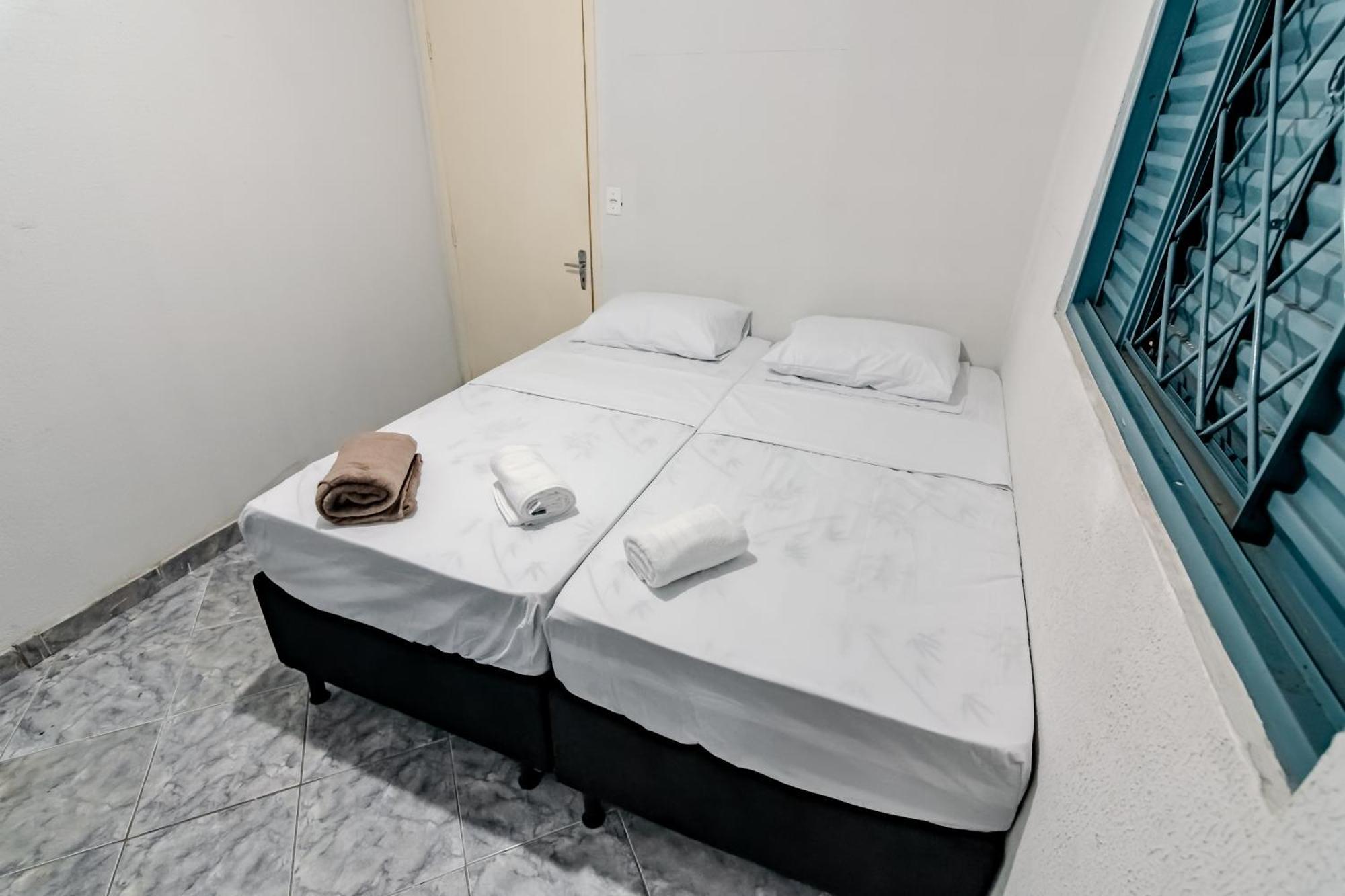 乌贝兰迪亚 Pousada Roosevelt Quarto 04 - Pousada Central Prox Rodoviaria E Dist Industrial酒店 外观 照片